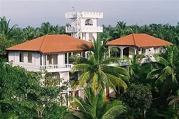 Hotel Lagoon Paradise Negombo